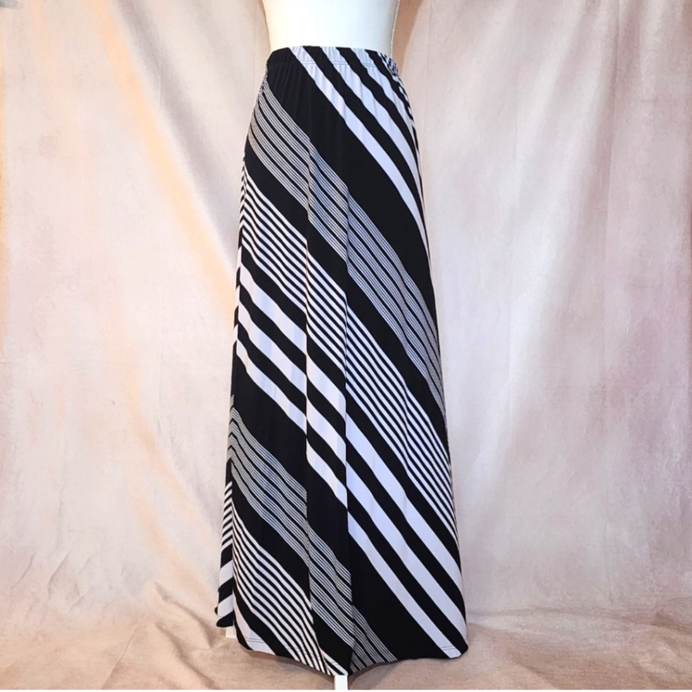 Susan Graver Maxi Skirt / Black